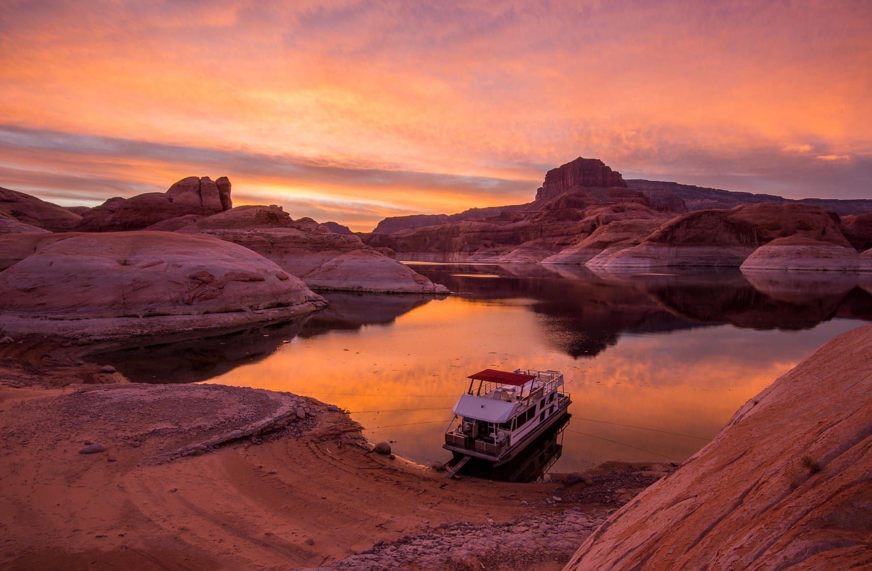 Lake Powell: Into the Canyons — accommodation 1